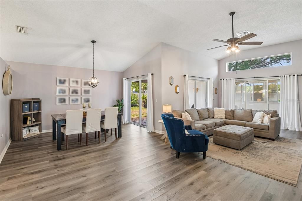 For Sale: $385,000 (3 beds, 2 baths, 1822 Square Feet)