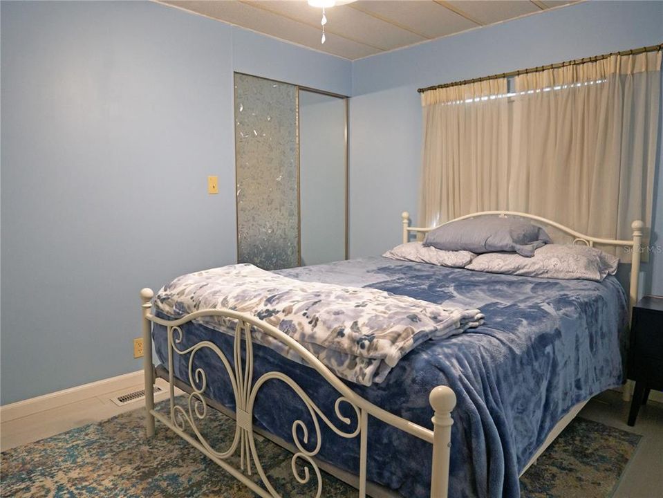 Active With Contract: $128,500 (2 beds, 2 baths, 1035 Square Feet)