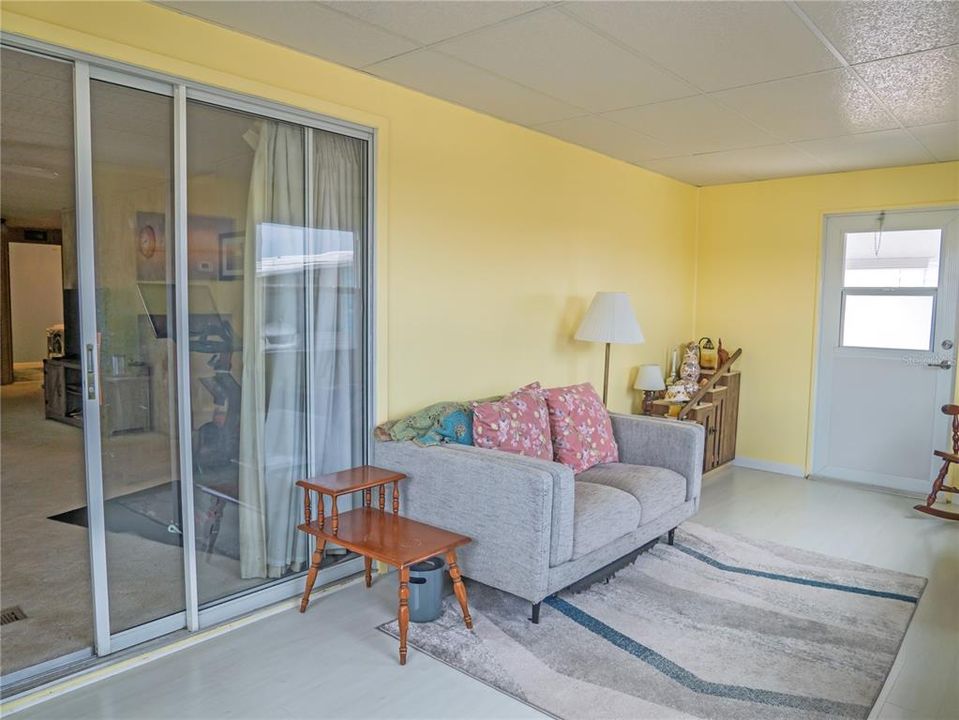 Active With Contract: $128,500 (2 beds, 2 baths, 1035 Square Feet)