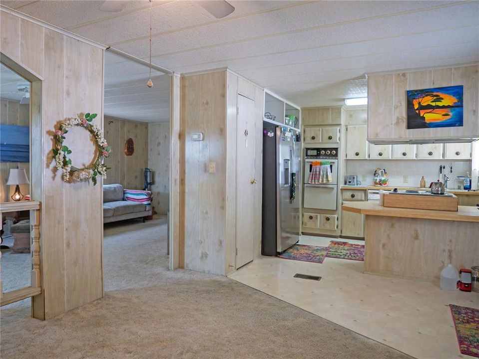 Active With Contract: $128,500 (2 beds, 2 baths, 1035 Square Feet)