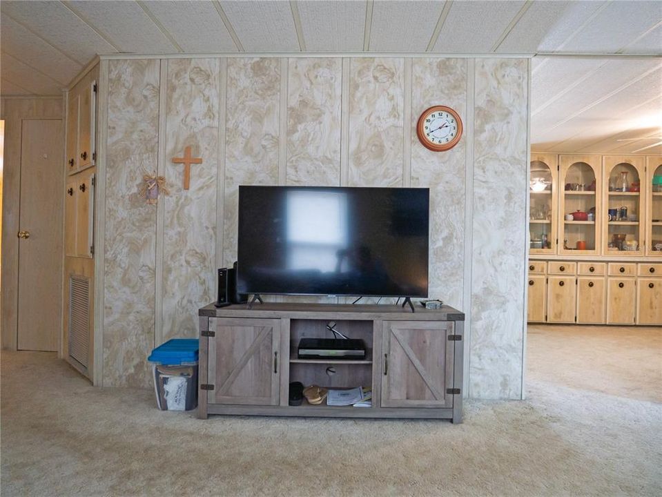 Active With Contract: $128,500 (2 beds, 2 baths, 1035 Square Feet)