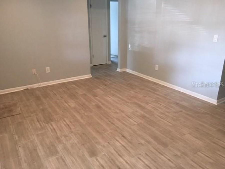 Activo con contrato: $2,500 (4 camas, 3 baños, 1711 Pies cuadrados)