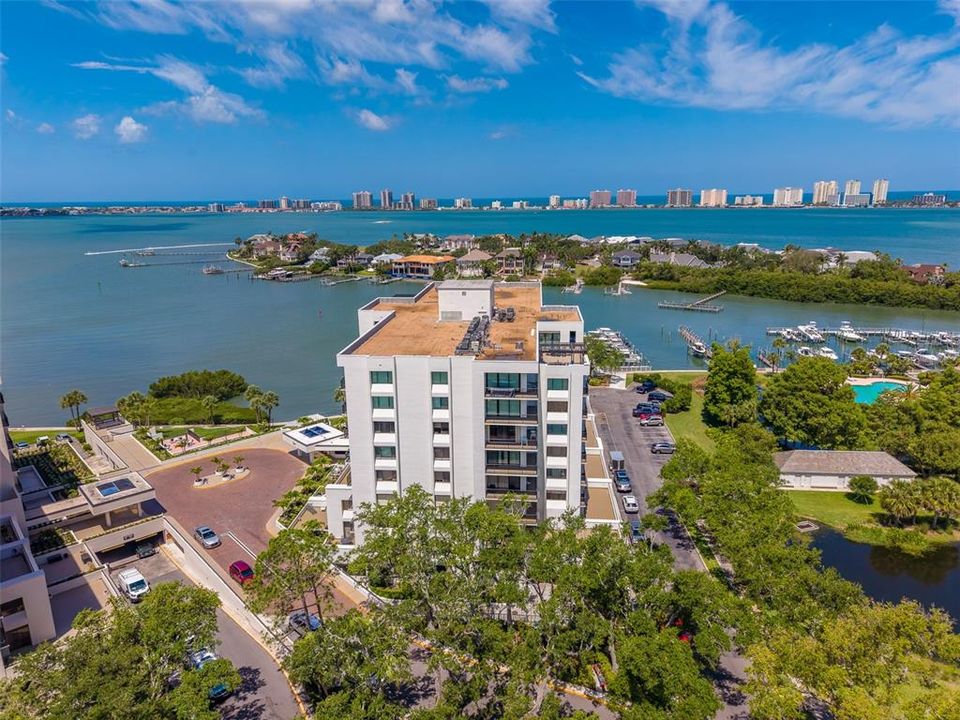 For Sale: $1,399,900 (2 beds, 2 baths, 1844 Square Feet)