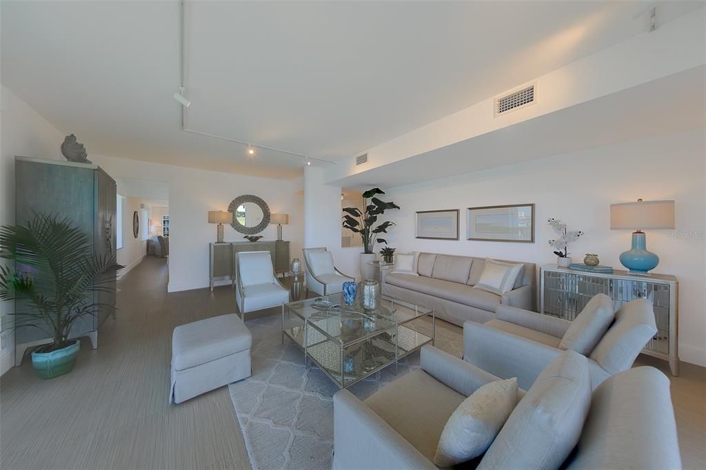 For Sale: $1,399,900 (2 beds, 2 baths, 1844 Square Feet)