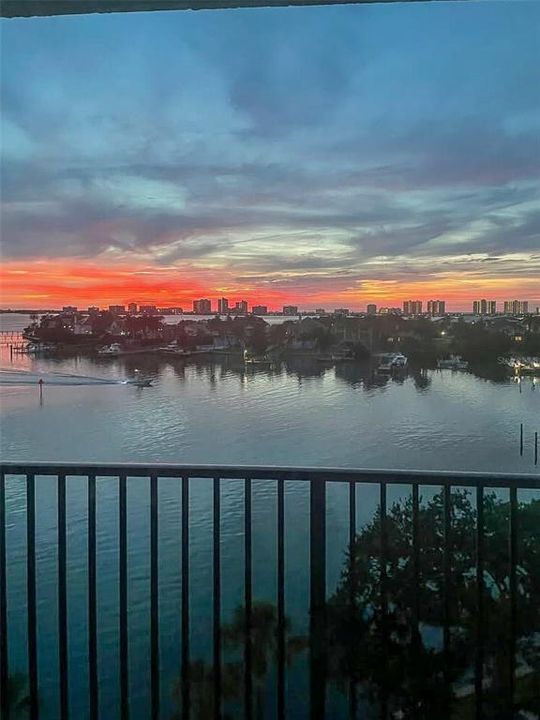 For Sale: $1,399,900 (2 beds, 2 baths, 1844 Square Feet)