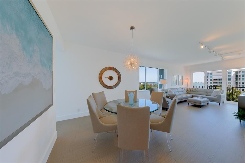 For Sale: $1,399,900 (2 beds, 2 baths, 1844 Square Feet)