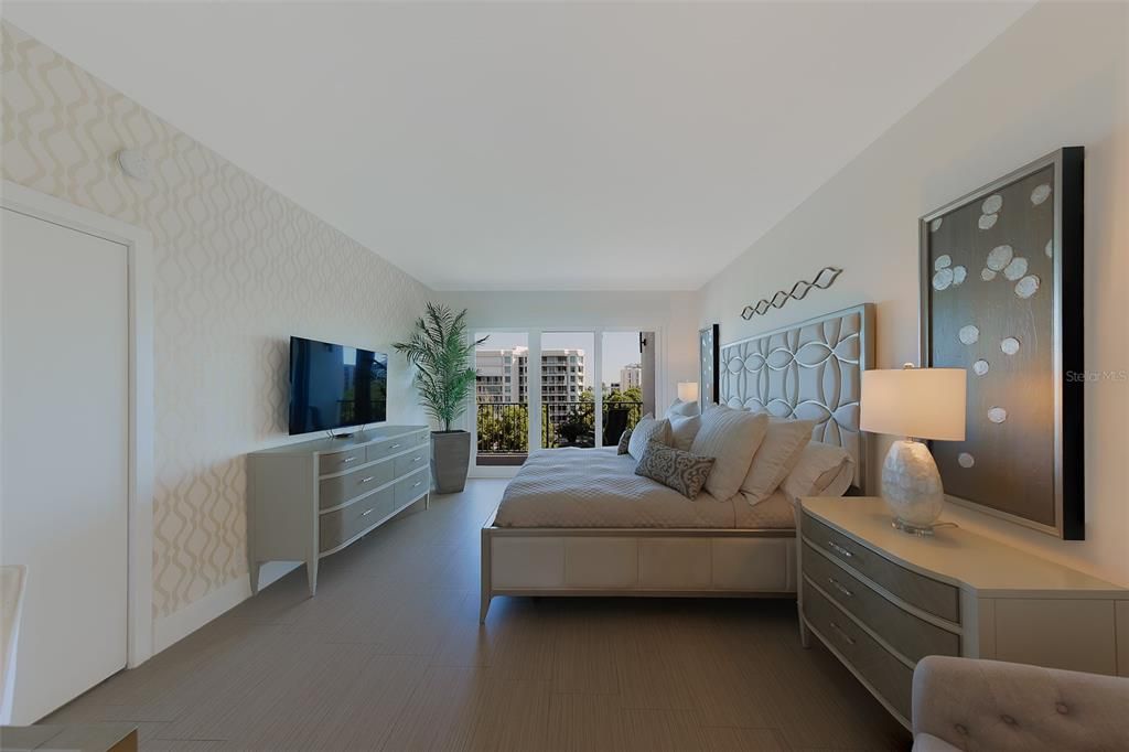 For Sale: $1,399,900 (2 beds, 2 baths, 1844 Square Feet)