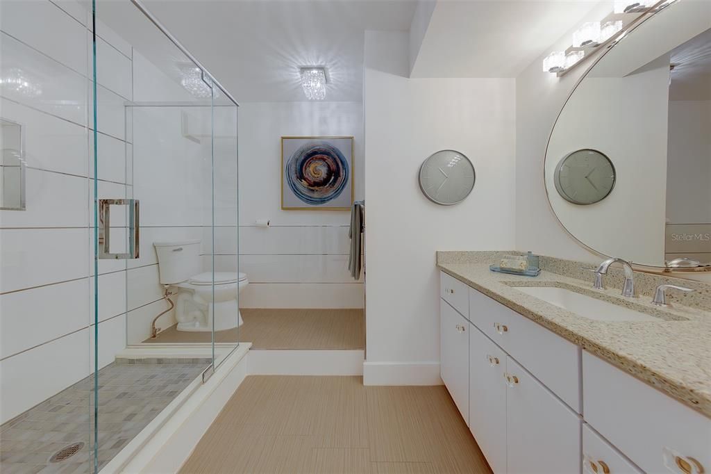 For Sale: $1,399,900 (2 beds, 2 baths, 1844 Square Feet)