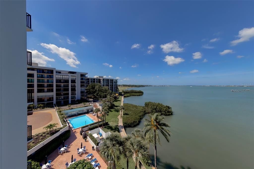 For Sale: $1,399,900 (2 beds, 2 baths, 1844 Square Feet)