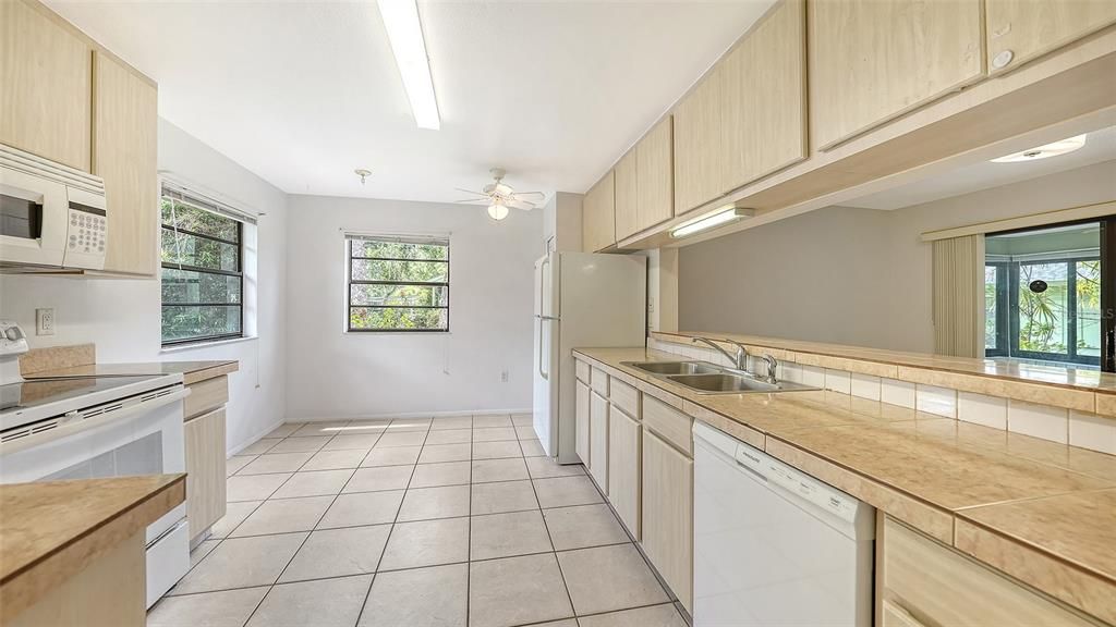 For Rent: $2,170 (3 beds, 2 baths, 1420 Square Feet)