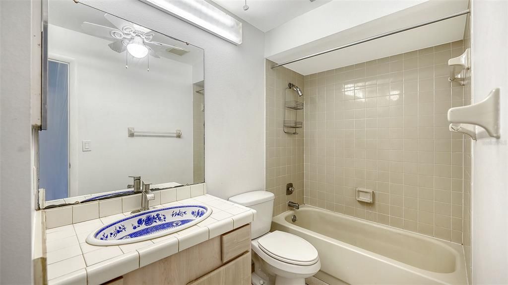For Rent: $2,170 (3 beds, 2 baths, 1420 Square Feet)