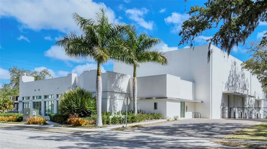 For Rent: $2,170 (3 beds, 2 baths, 1420 Square Feet)