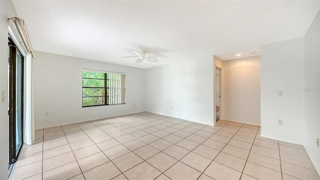For Rent: $2,170 (3 beds, 2 baths, 1420 Square Feet)