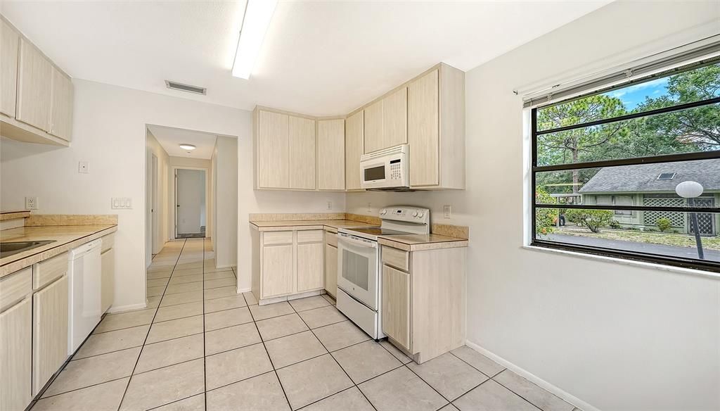 For Rent: $2,170 (3 beds, 2 baths, 1420 Square Feet)
