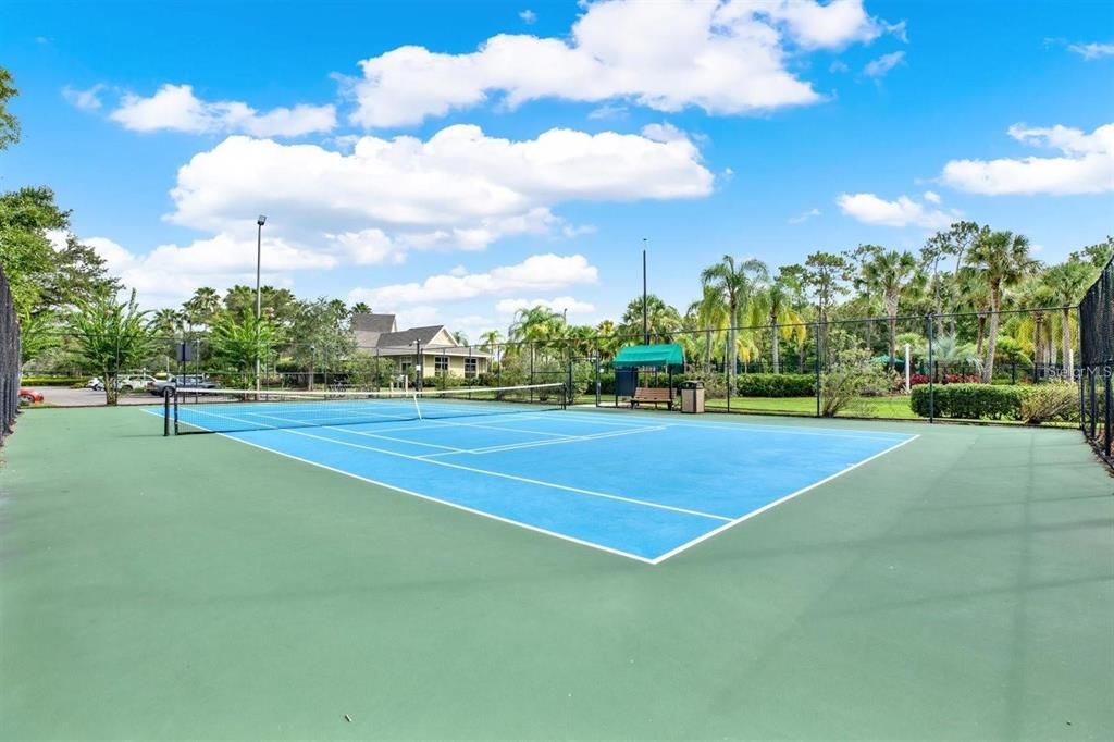 Под контрактом: $919,000 (5 спален, 4 ванн, 4065 Квадратных фут)