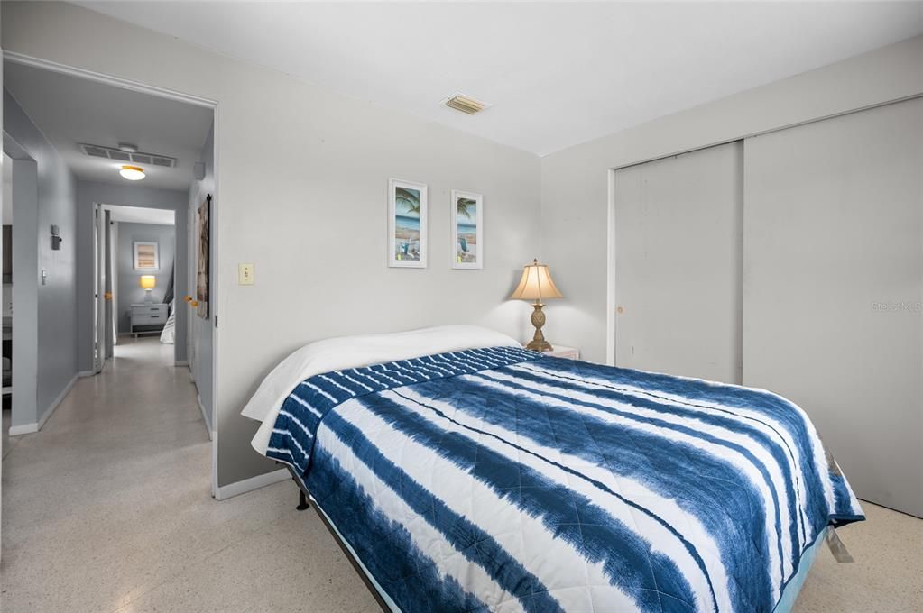 Activo con contrato: $269,000 (3 camas, 2 baños, 1412 Pies cuadrados)