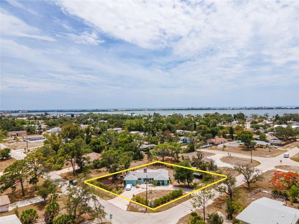 Activo con contrato: $269,000 (3 camas, 2 baños, 1412 Pies cuadrados)
