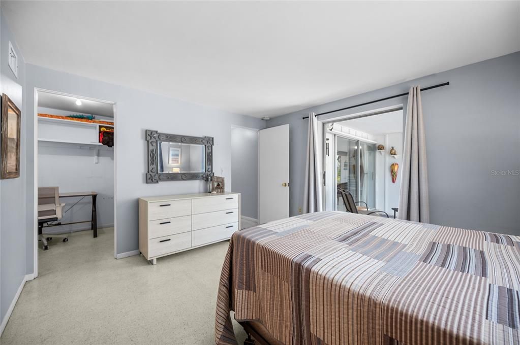 Activo con contrato: $269,000 (3 camas, 2 baños, 1412 Pies cuadrados)