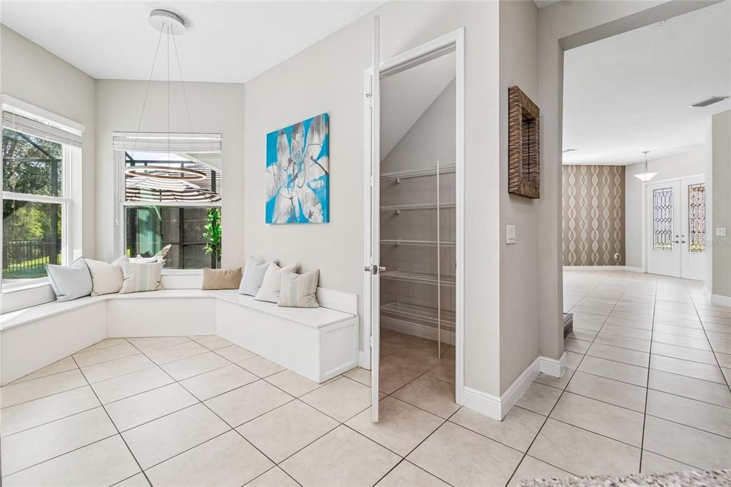 For Sale: $939,900 (6 beds, 5 baths, 4094 Square Feet)