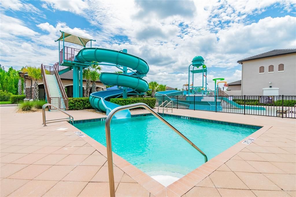 For Sale: $939,900 (6 beds, 5 baths, 4094 Square Feet)