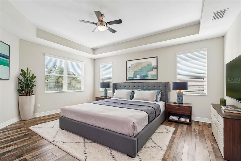 For Sale: $939,900 (6 beds, 5 baths, 4094 Square Feet)