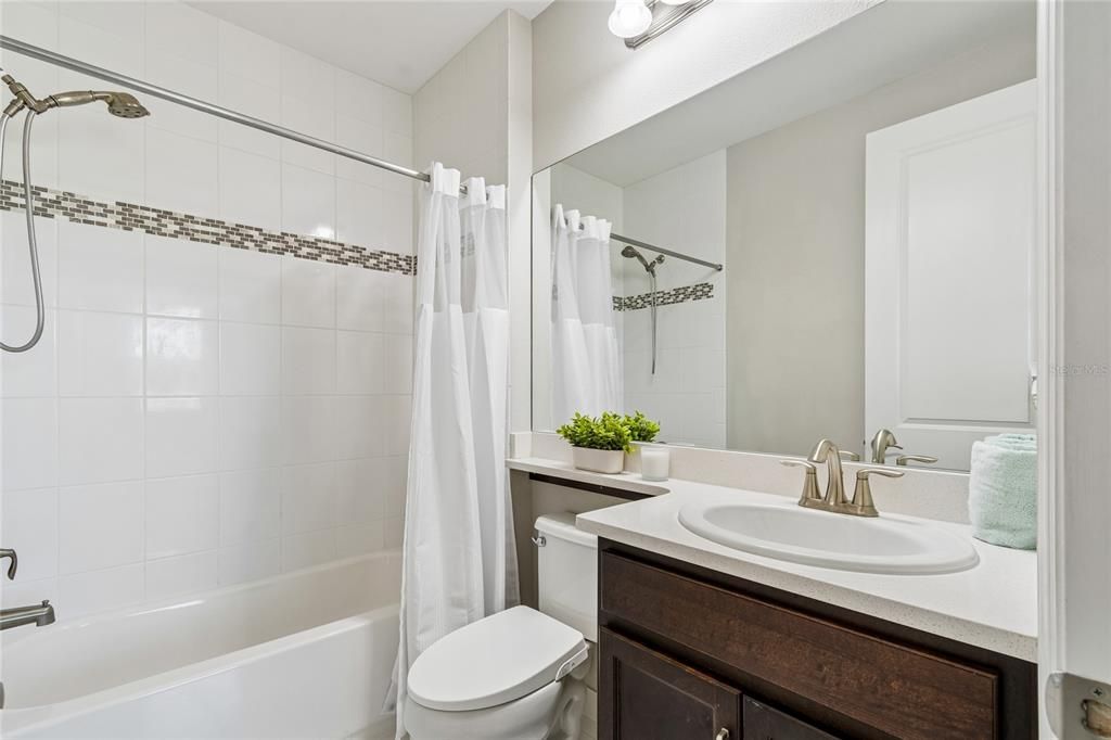 For Sale: $939,900 (6 beds, 5 baths, 4094 Square Feet)