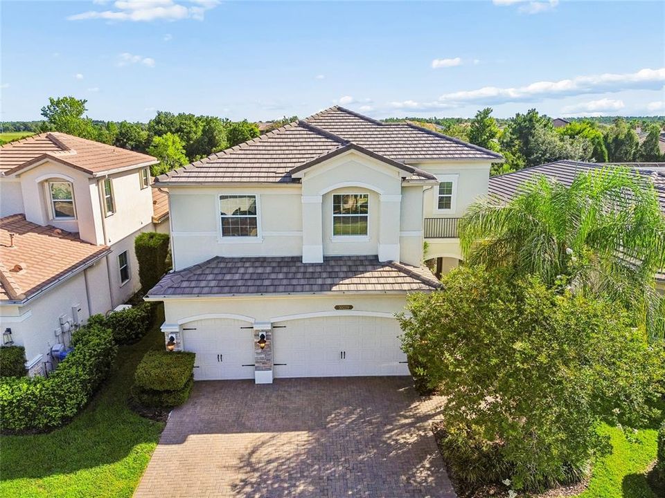 For Sale: $939,900 (6 beds, 5 baths, 4094 Square Feet)