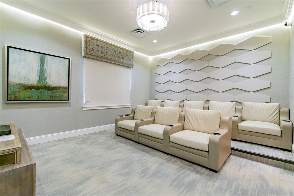 For Sale: $939,900 (6 beds, 5 baths, 4094 Square Feet)