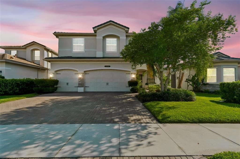 For Sale: $939,900 (6 beds, 5 baths, 4094 Square Feet)