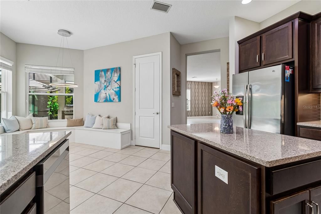 For Sale: $939,900 (6 beds, 5 baths, 4094 Square Feet)