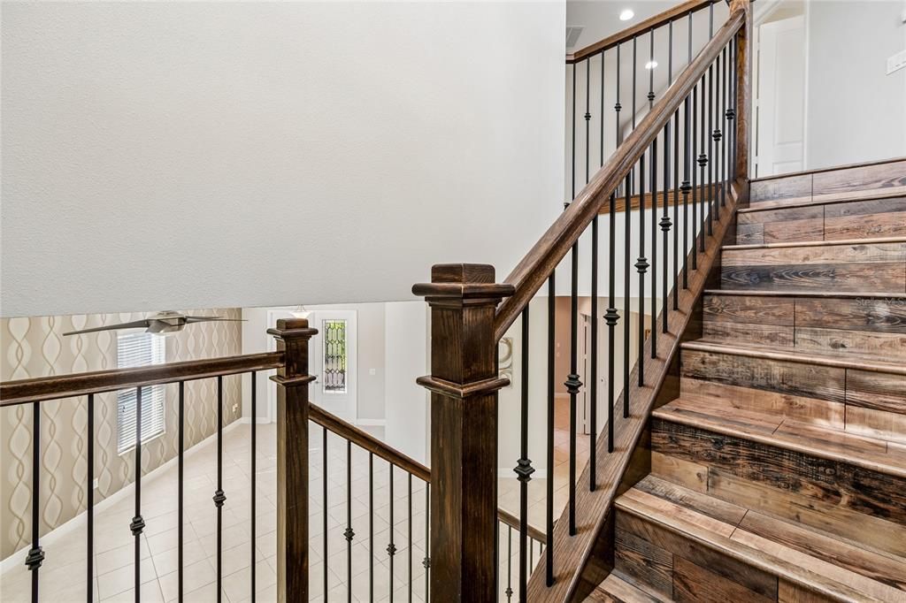 For Sale: $939,900 (6 beds, 5 baths, 4094 Square Feet)