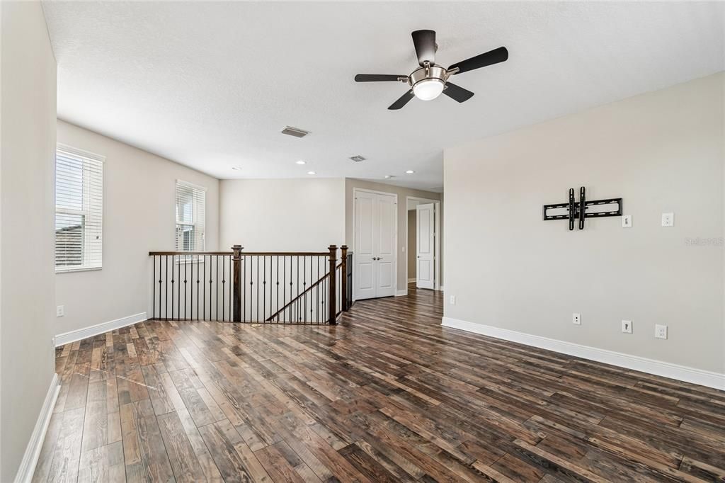 For Sale: $939,900 (6 beds, 5 baths, 4094 Square Feet)