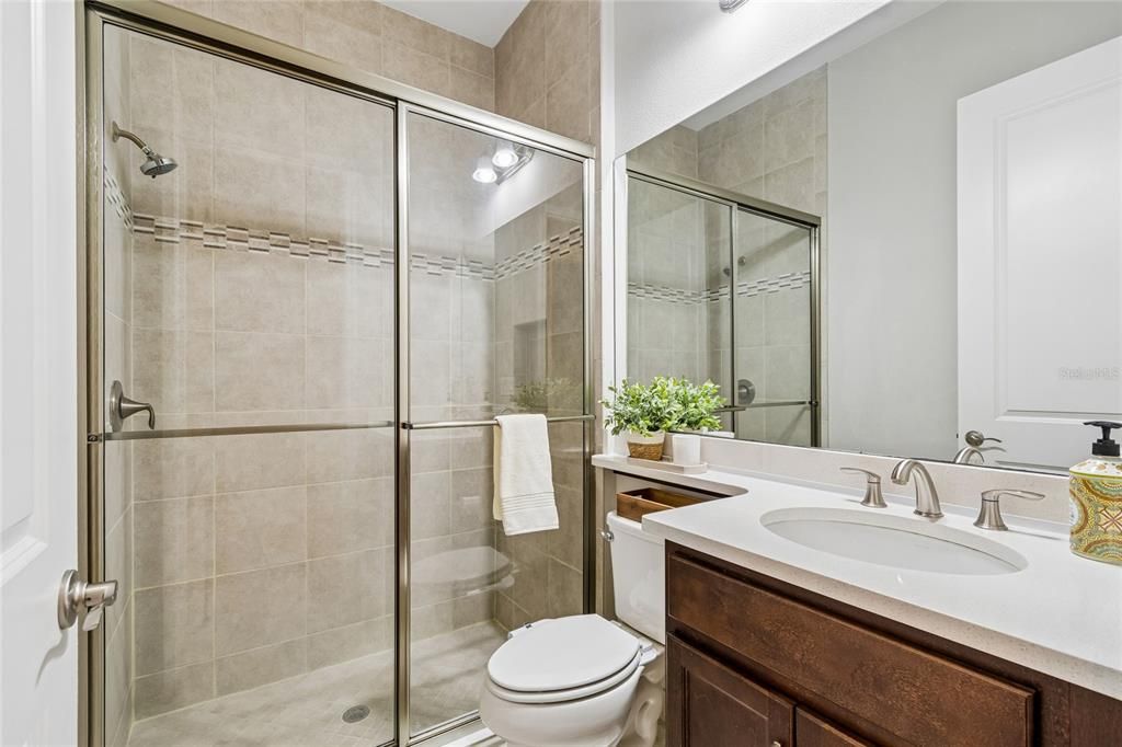For Sale: $939,900 (6 beds, 5 baths, 4094 Square Feet)