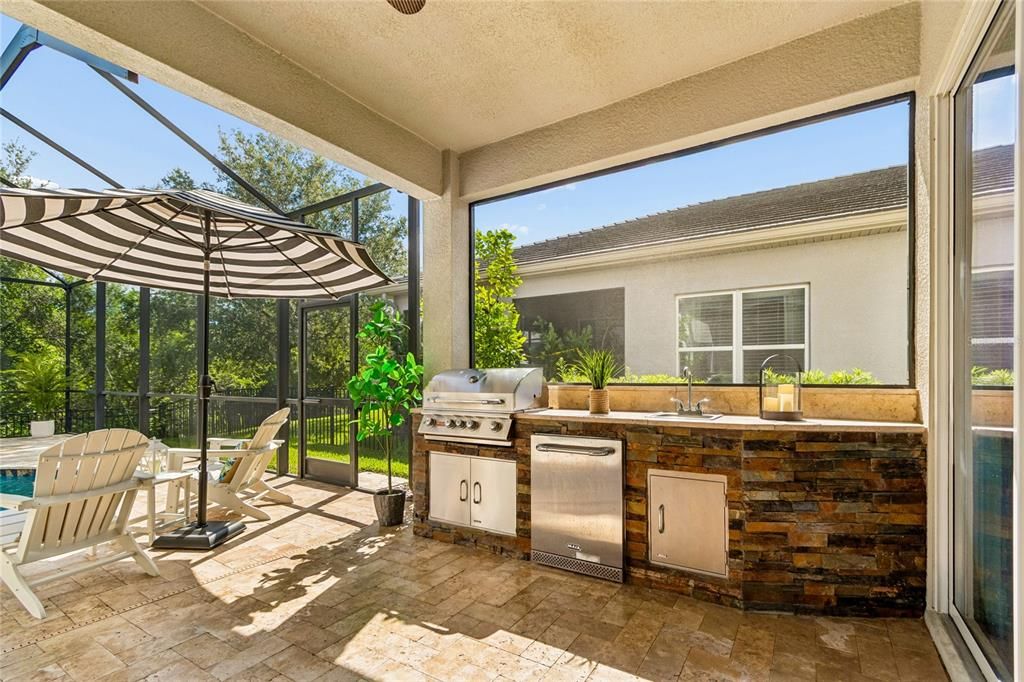 For Sale: $939,900 (6 beds, 5 baths, 4094 Square Feet)