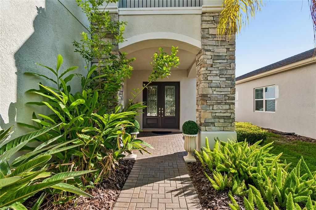 For Sale: $939,900 (6 beds, 5 baths, 4094 Square Feet)