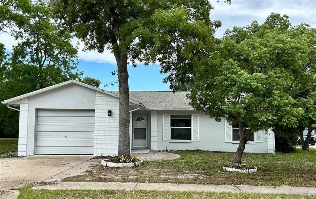 For Sale: $247,900 (3 beds, 2 baths, 1051 Square Feet)