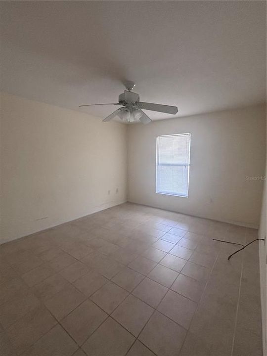 В аренду: $1,995 (4 спален, 2 ванн, 1420 Квадратных фут)