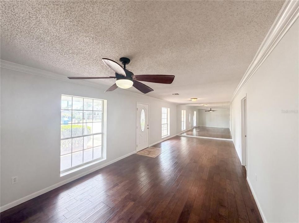 For Sale: $250,000 (3 beds, 2 baths, 1488 Square Feet)