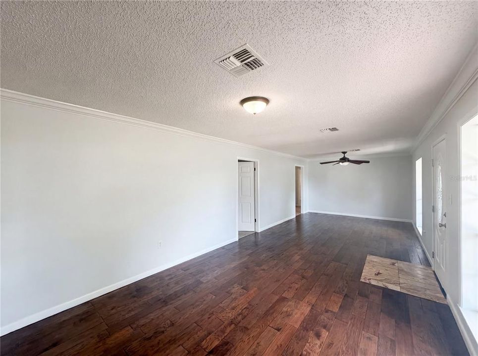 For Sale: $250,000 (3 beds, 2 baths, 1488 Square Feet)