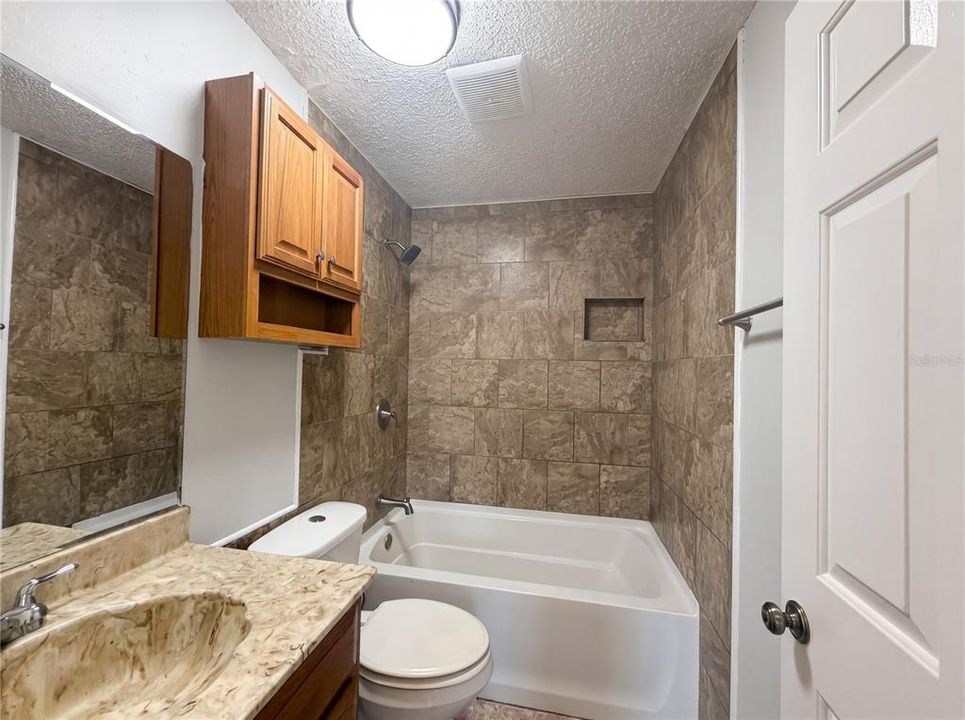 For Sale: $250,000 (3 beds, 2 baths, 1488 Square Feet)
