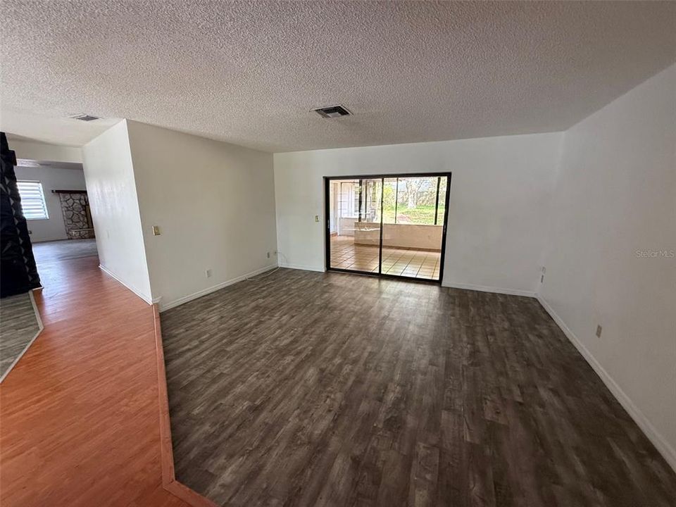 For Sale: $299,900 (3 beds, 2 baths, 2231 Square Feet)
