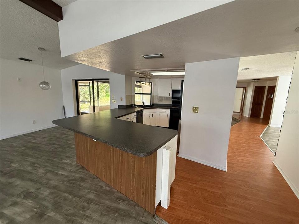 For Sale: $299,900 (3 beds, 2 baths, 2231 Square Feet)