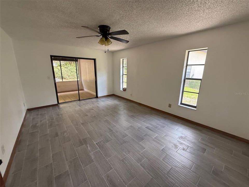 For Sale: $299,900 (3 beds, 2 baths, 2231 Square Feet)