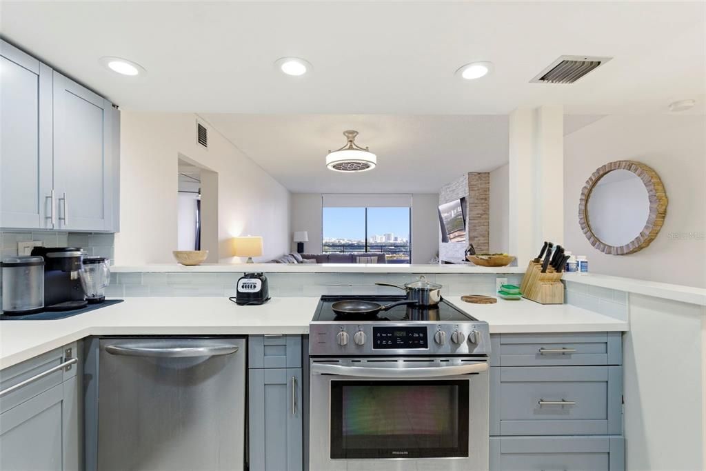 For Sale: $330,000 (2 beds, 2 baths, 1400 Square Feet)