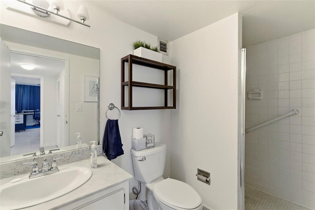 For Sale: $330,000 (2 beds, 2 baths, 1400 Square Feet)