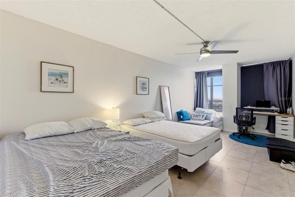 For Sale: $330,000 (2 beds, 2 baths, 1400 Square Feet)