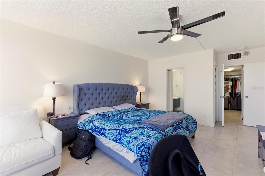 For Sale: $330,000 (2 beds, 2 baths, 1400 Square Feet)
