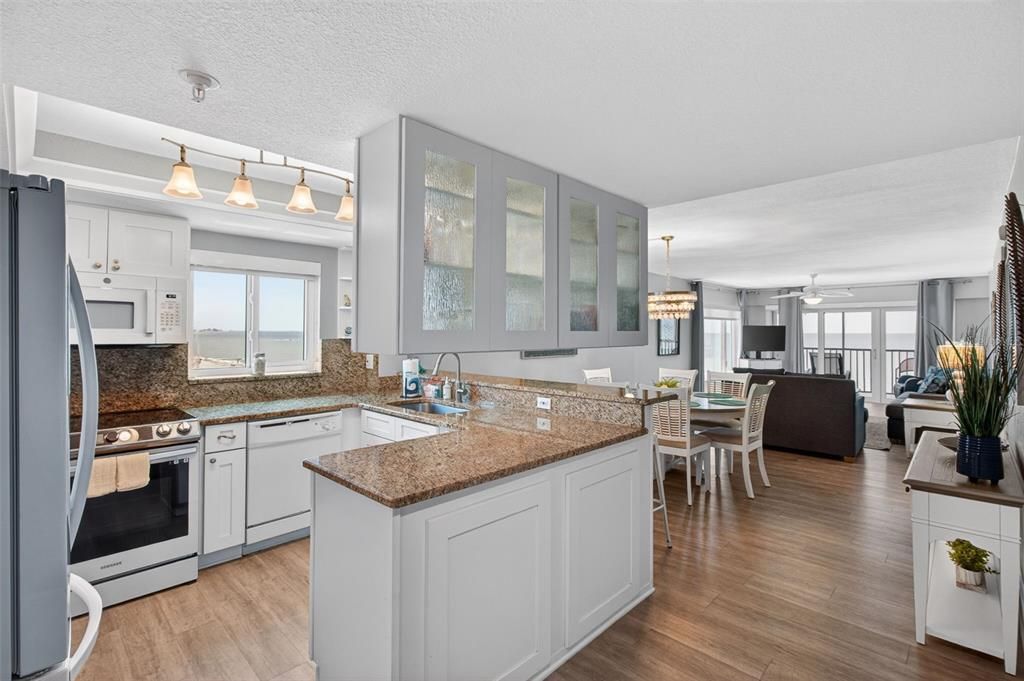 Active With Contract: $895,000 (2 beds, 2 baths, 1465 Square Feet)