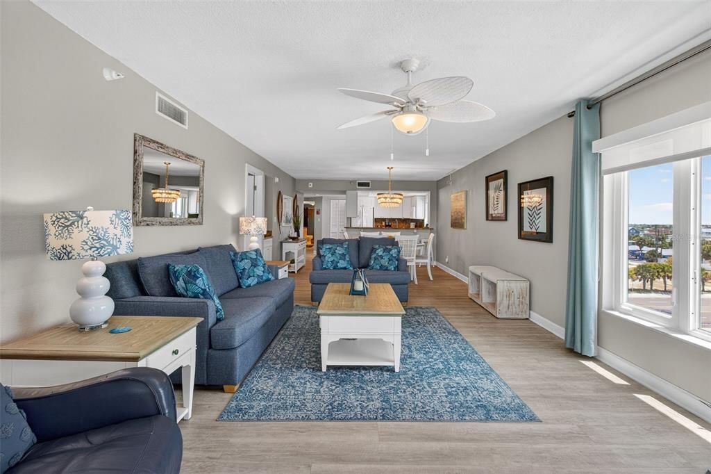 Active With Contract: $895,000 (2 beds, 2 baths, 1465 Square Feet)