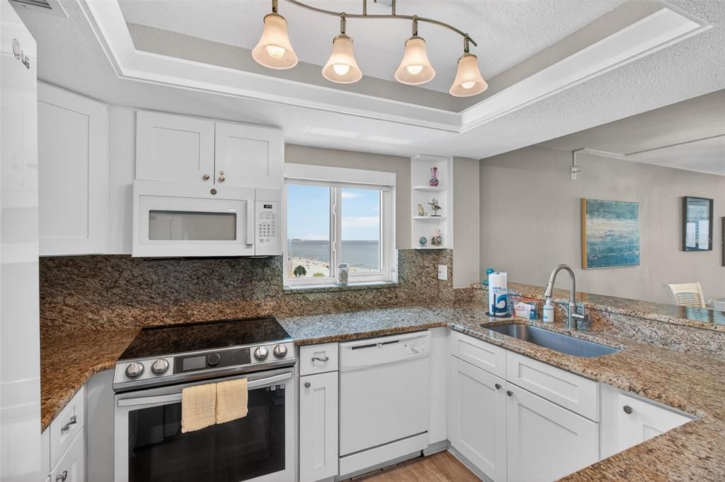 Active With Contract: $895,000 (2 beds, 2 baths, 1465 Square Feet)